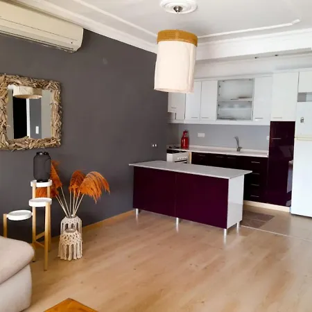 Lovely Flat With Sea View Near In بوزبورون